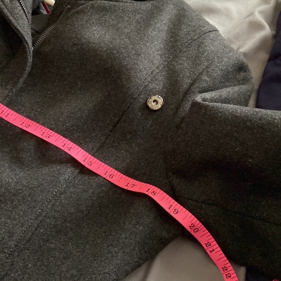 Vince Camuto Wool charcoal gray coat size Medium - Picture 8 of 10